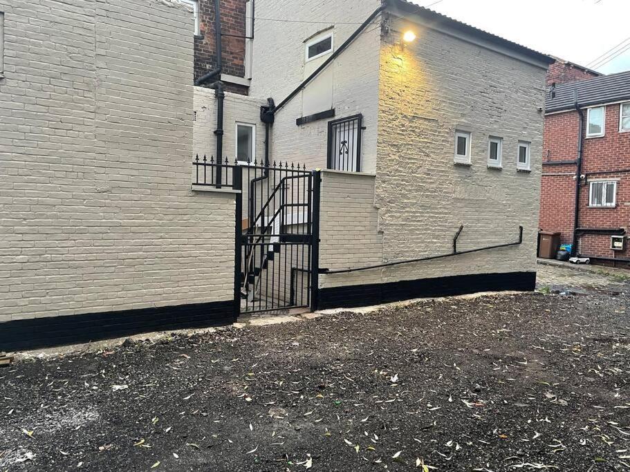 Luxury Inn Leeds  Exterior foto